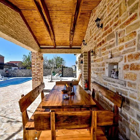 Ferienhaus Anita 2 Mit Pool * Stankovci (Zadar)